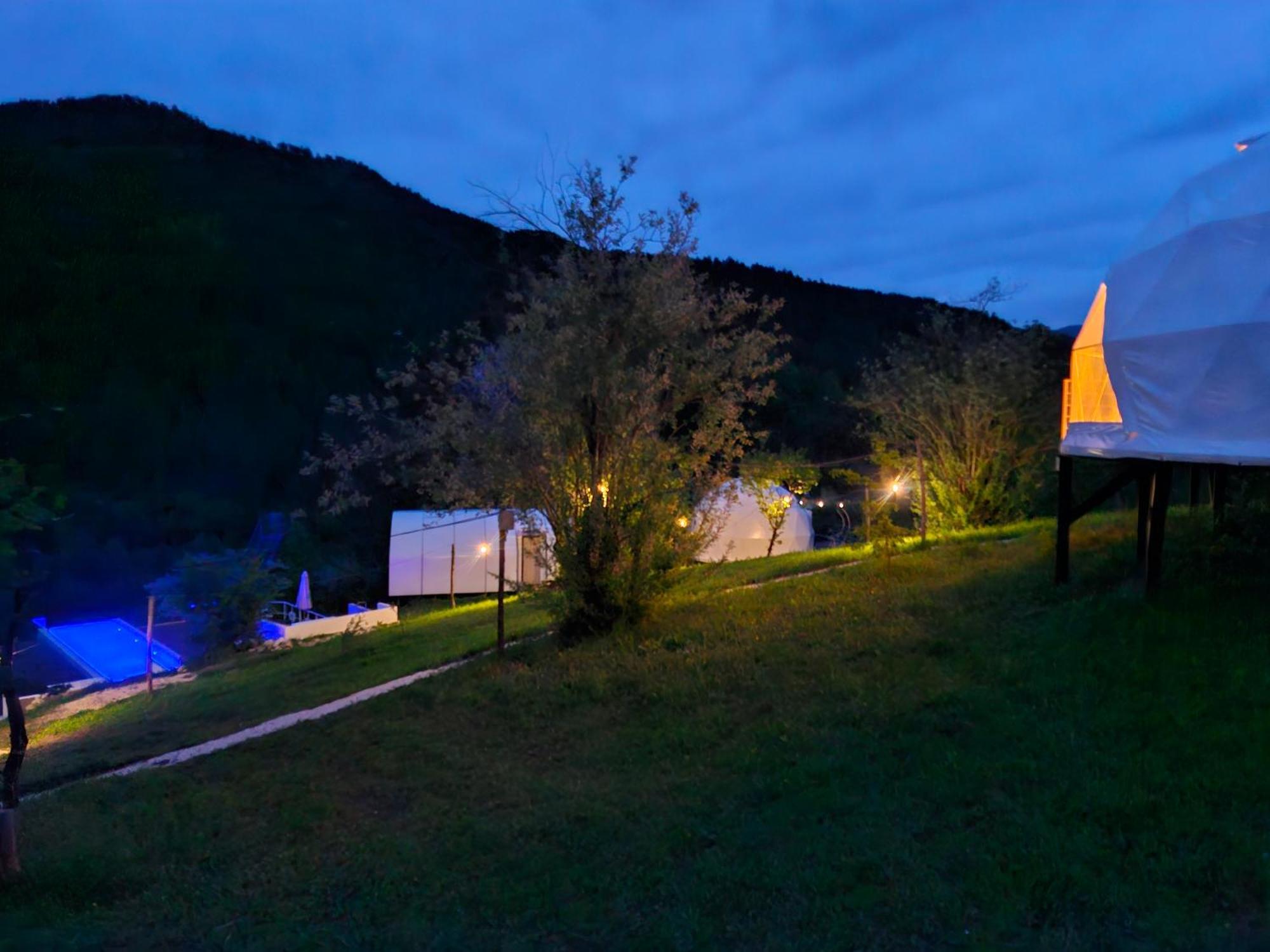 Glamping Georgia Krikhi Hotel Ambrolauri Eksteriør billede