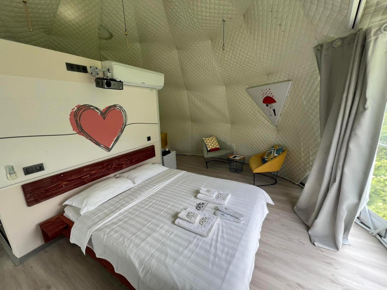 Glamping Georgia Krikhi Hotel Ambrolauri Eksteriør billede